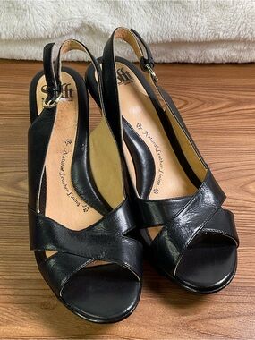 Sofft Women’s Black Leather Slingback Wedge Heels Peep Toe Comfort size 8.5